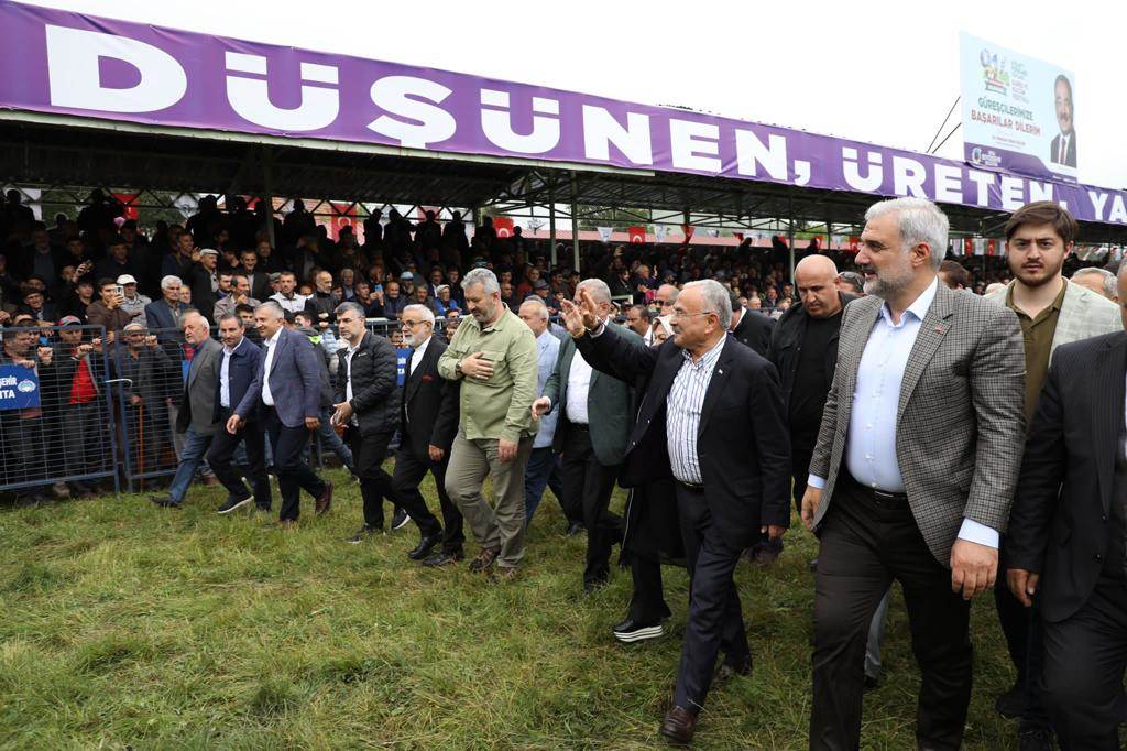 BİNLERCE KİŞİ PERŞEMBE YAYLASI’NDA BULUŞTU